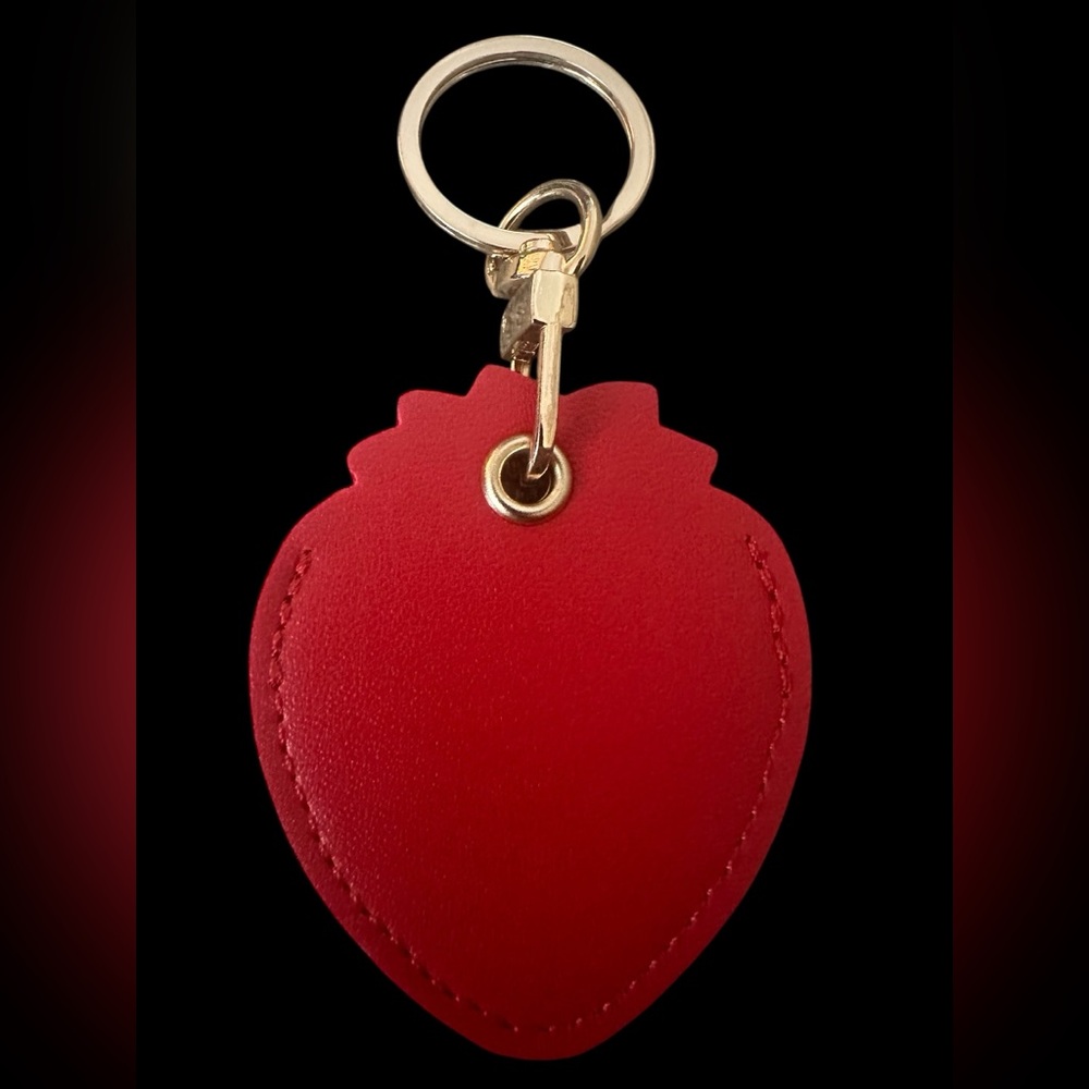 Bag Charm - Strawberry Keychain Cover for Apple Air Tag Tracker. New. - Picture 4 of 4